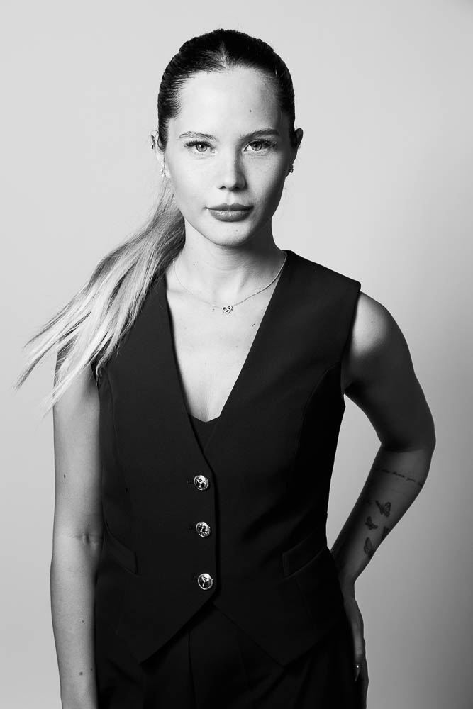 Photographe avocat – portrait en tenue sombre