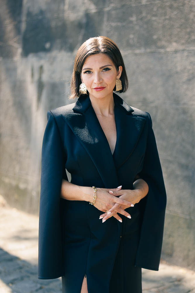 Photographe avocat – portrait en tenue sombre
