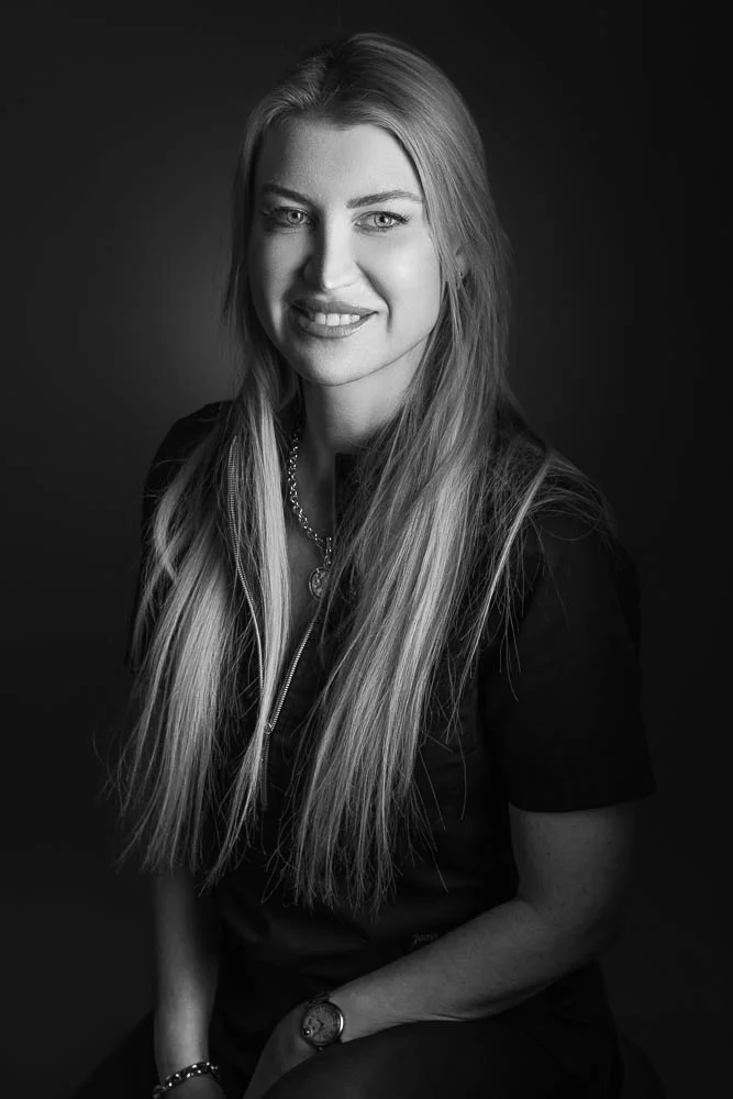 Photographe portrait noir et blanc à Paris – studio