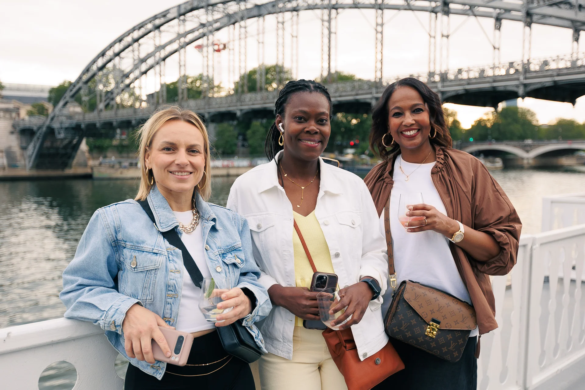 Photographie corporate en équipe – portrait en extérieur