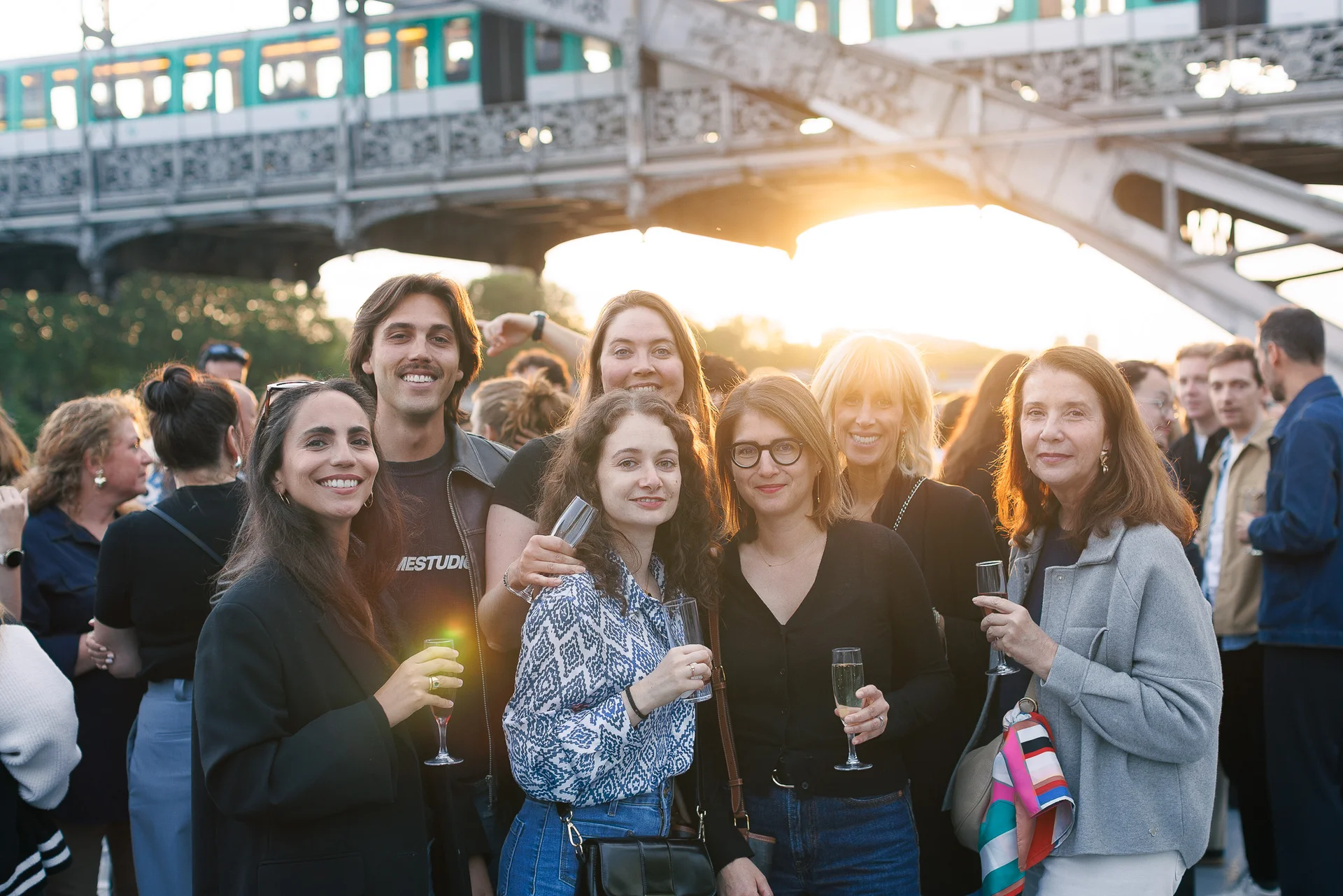 Photographie corporate en équipe – portrait en extérieur