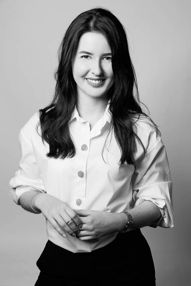Photographe LinkedIn – portrait en chemise blanche