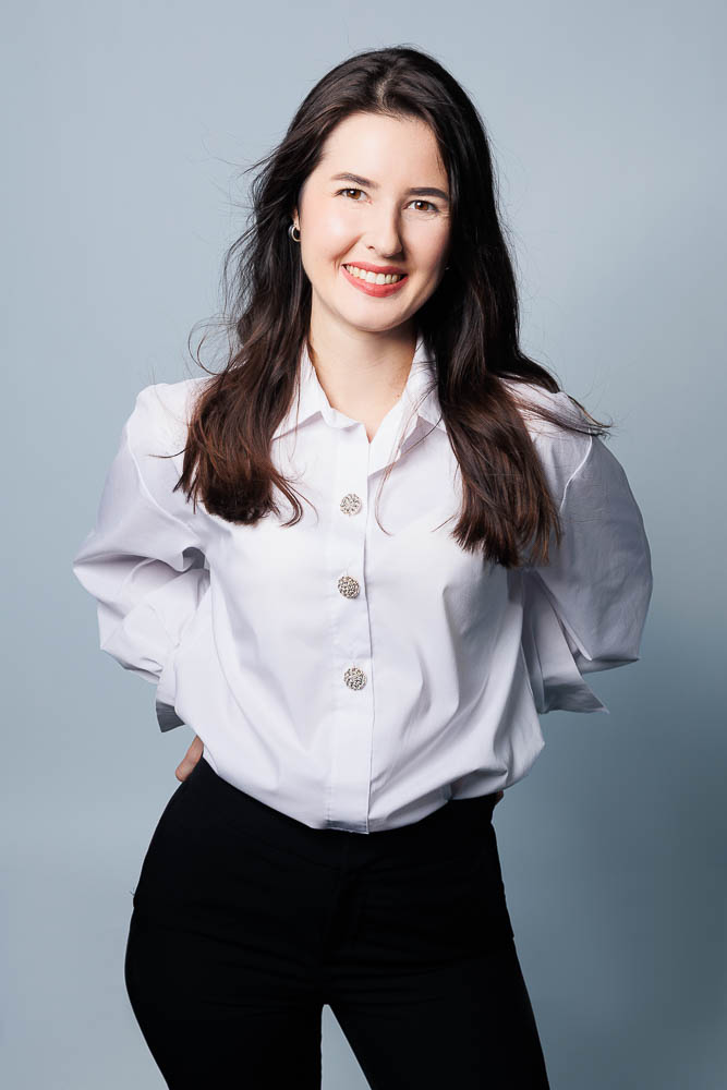 Photographe LinkedIn – portrait en chemise blanche