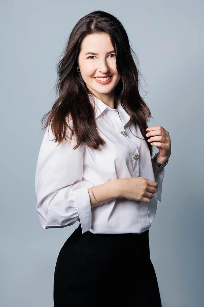 Photographe LinkedIn – portrait en chemise blanche